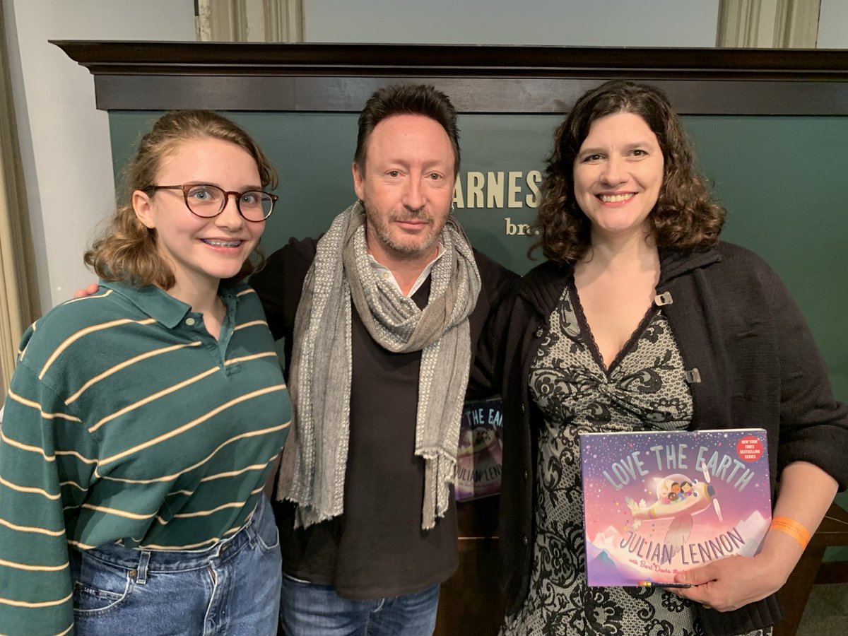 RAStoneDesign's tweet image. Hoppy Birdie ⁦@JulianLennon⁩ ! Thank you for making our world a better place. ❤️🎁