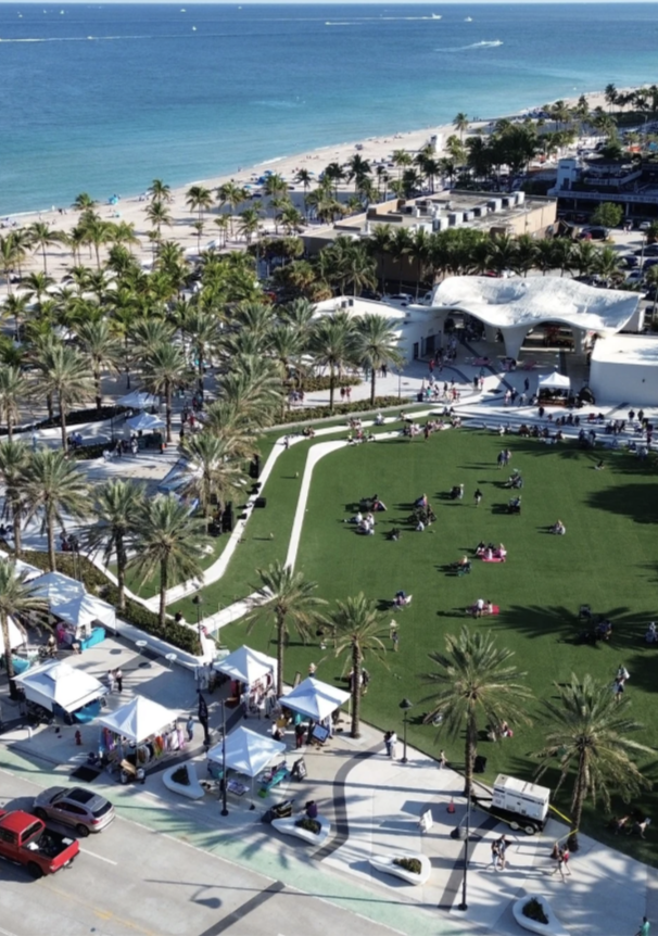 visitlauderdale's tweet photo. โ๏ธ A weekend tradition by the beach! Visit #TheMKT at Las Olas Oceanside Park every Saturday and Sunday to shop, eat, work out, and enjoy live music with an ocean view.
https://t.co/WuEZE4Bmat
#visitlauderdale #thingstodo @LasOlasBlvd https://t.co/HHD2sln0Pl