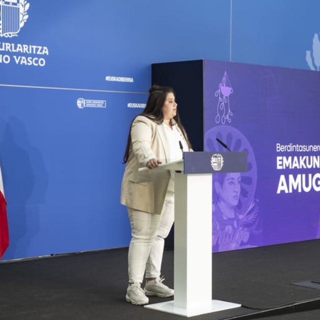 nerea_melgosa's tweet photo. 🏆 Para terminar satisfactoriamente con el Día Internacional del Pueblo Gitano, ha sido todo un honor como Consejera de Bienestar, Juventud y Reto Demográfico ver a la asociación #Amuge y a #IMME, de la mano del Lehendakari Pradales, recoger el Premio #Emakunde 2024. https://t.co/I6PyA1b1j6