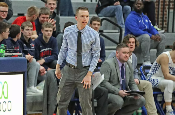 LukeGambleTV's tweet photo. UMary has named Darren Tighe as the program's 10th head men's basketball coach

Tighe is 169-112 in ten seasons as a college head coach with stops at Dakota State, Mayville State and Ridgewater Junior college

He led Mayville to 3 national tournament appearances https://t.co/anSjtFezSh