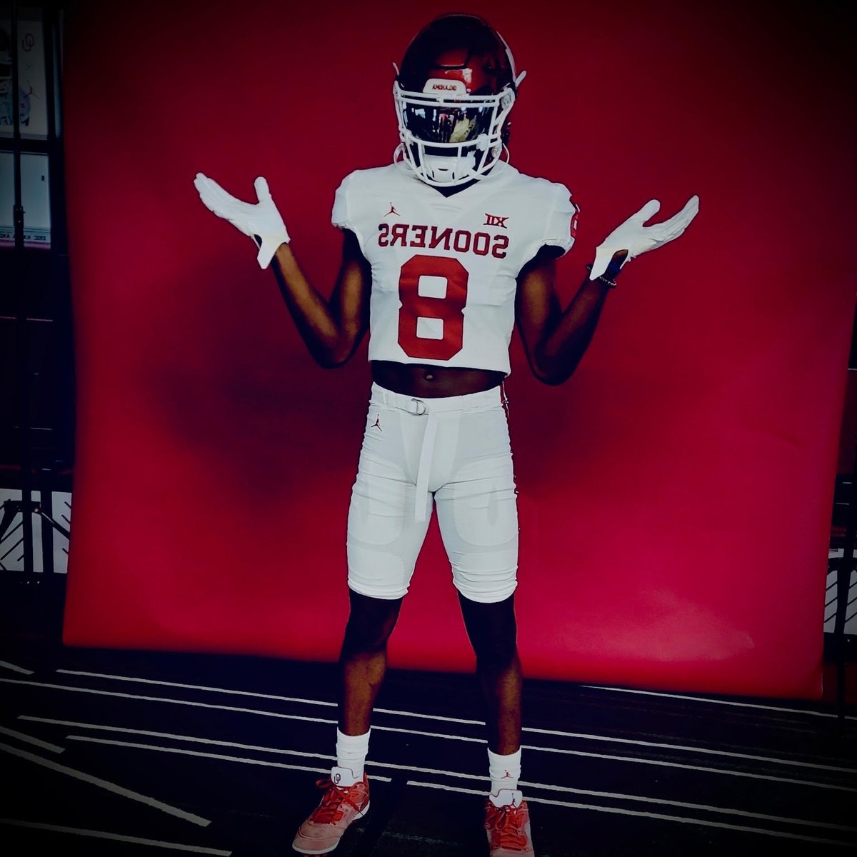 I'll be in Norman tomorrow📍#BoomerSooner
<a href="/coach_bhall/">Brandon Hall</a> <a href="/CoachVenables/">Brent Venables</a> <a href="/TomLoy247/">Tom Loy</a> <a href="/adamgorney/">Adam Gorney</a> <a href="/TheUCReport/">Billy Tucker</a>