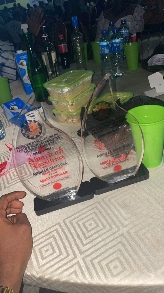 Bagged two awards last night🏆🤭