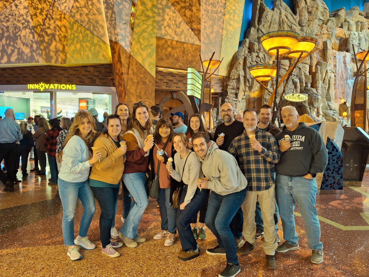 UnitedWaySECT's tweet photo. Free Cone Day is well under "way" at Ben & Jerry's at Mohegan Sun. Stop by til 8pm for your free single cone (or in a cup). A $1 upgrade to a waffle cone benefits United Way. Thank you, volunteer scoopers!๐จ๐ฆ #FreeConeDay #UnitedistheWay https://t.co/x51cNnEoaZ