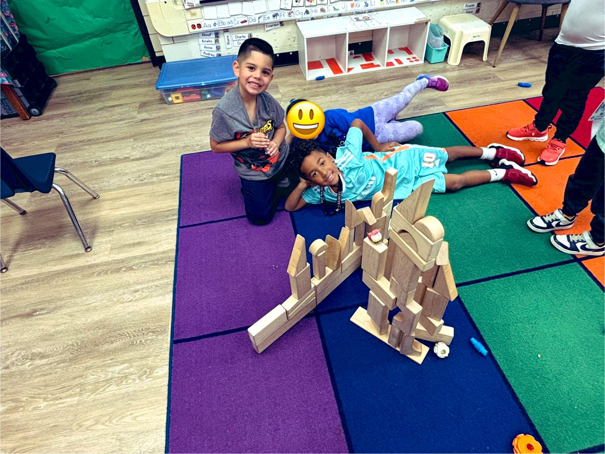 MrsAlexSmitty's tweet photo. There were just too many sweet moments not to share! Our bird-themed centers have truly taken flight—so much learning, exploring, and joy in every little chirp and giggle! #risdbetheone #risdprek @canyoncreekrisd https://t.co/0agCZ9J0wp