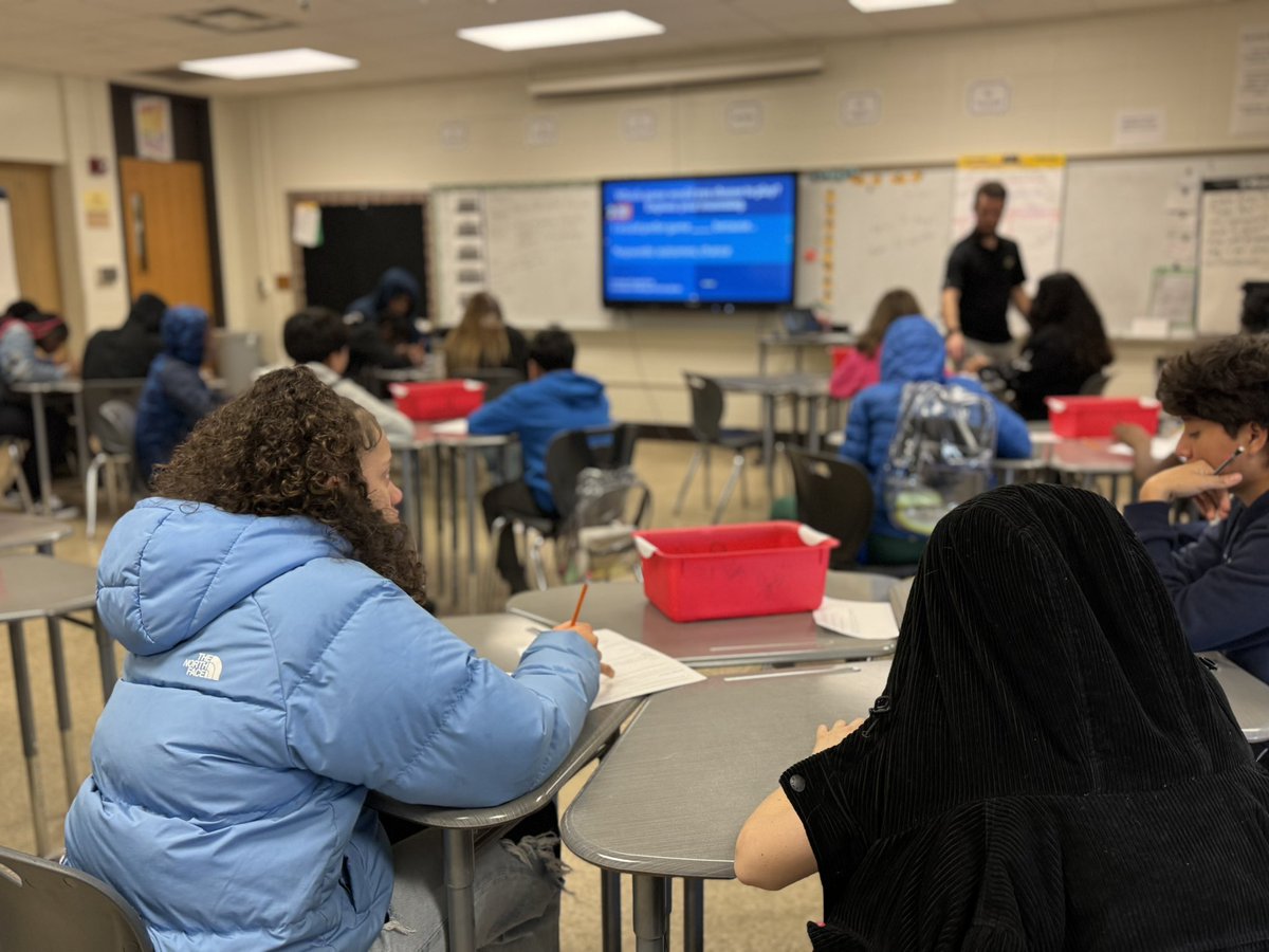 chambersjpc's tweet photo. #Thoughtful #MiddleSchool #learning @IPSSchools!
#IAmIPS #TeamIPS #WatchUsWork #WatchUsLearn https://t.co/p9rxvcwhsd
