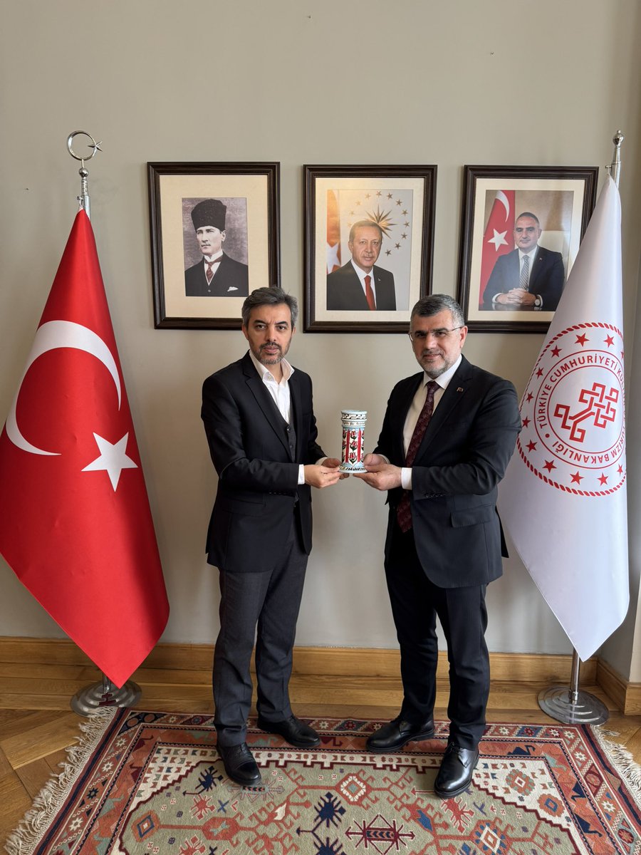 Keskin_Huseyin's tweet photo. Sadakataşı Derneği Yönetim Kurulu Başkanı Sn. Kemal Özdal ve değerli heyeti, müdürlüğümüze ziyarette bulundular. Kendilerine sohbetleri ve proje önerileri için teşekkür ederim. https://t.co/Rw2Kn6p5zb