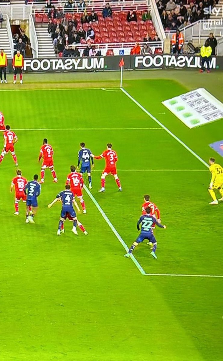 LeighNicholson's tweet image. Eh?