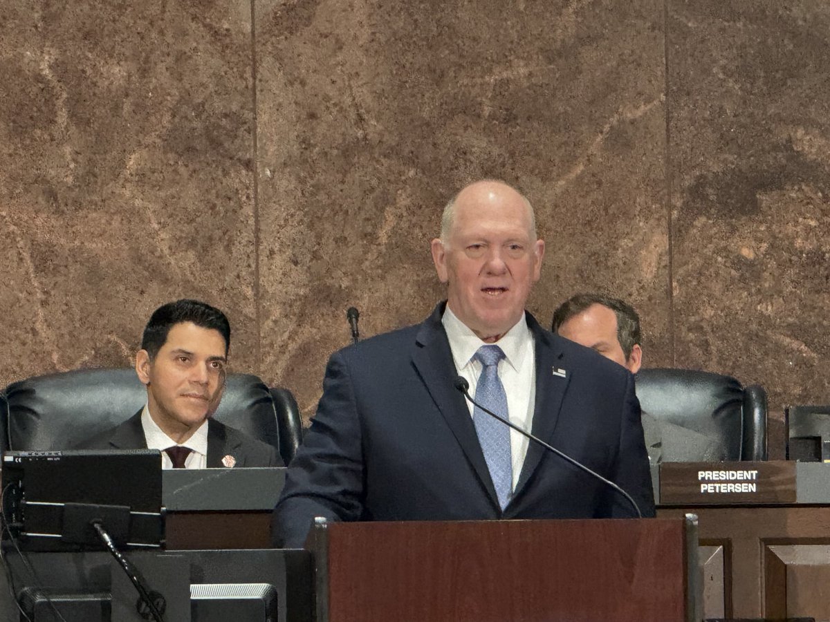 DaveMarshallAZ's tweet image. I would like to thank Tom Homan for coming to the Arizona House of Representatives to give us an update on the border. Our meeting was very informative, and we appreciate the work he and ICE are doing for our Great Nation🇺🇸