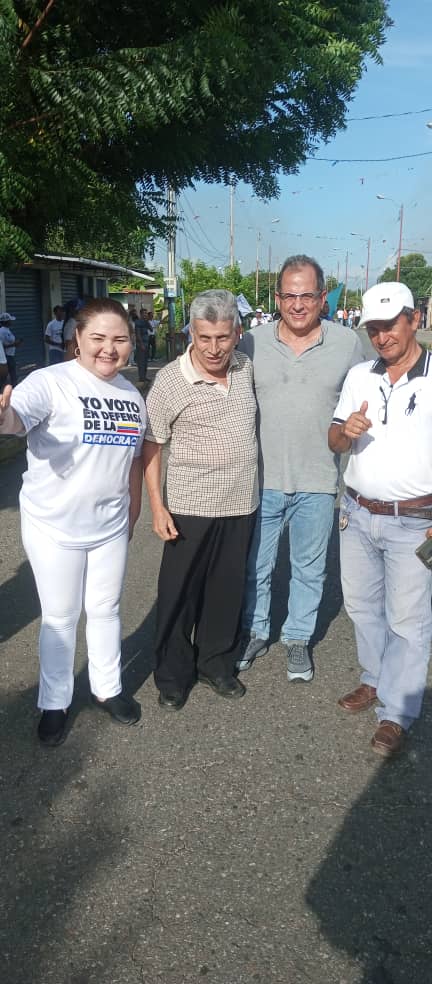 Nuestro compañero Sec. General Seccional Trujillo de AD en resistencia <a href="/ConCarlosAG/">Carlos Andrés González</a> ha sido inhabilitado por la Contraloría General de la República por haber defendido los intereses de los venezolanos protegiendo la empresa CITGO. <a href="/hramosallup/">Henry Ramos Allup</a>  <a href="/PieroMaroun/">Piero Maroun</a> <a href="/edgarzambranoad/">Edgar Zambrano</a>