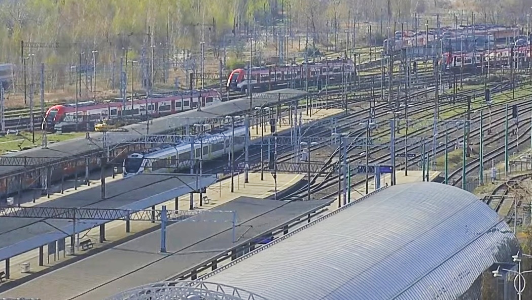 RailWebcams's tweet photo. NEW: More live railway &amp; station webcams in the database today. New cams in the USA, Taiwan, Japan &amp; Germany.

Additional or replaced links for webcams in Japan, USA, Taiwan, Poland, UK, Netherlands &amp; more: https://t.co/3s0FrG7Zbs

#trains #railfans https://t.co/xLtfl68zkZ