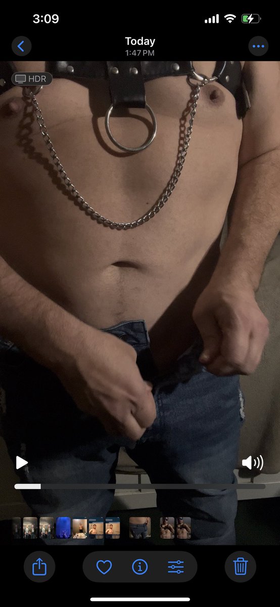 jray_mac's tweet photo. Daddy’s home! You wanna see what happens when these jeans come off? Full video’s up now. https://t.co/faUHYNsoam #OFDaddy https://t.co/vpN37dQHXN