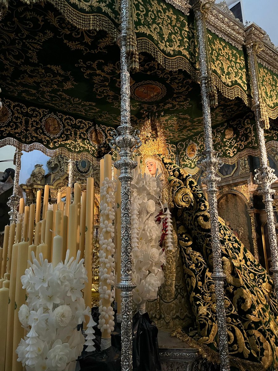 Hdad_Confalon's tweet photo. 𝗙𝗨𝗡𝗗𝗜𝗖𝗜𝗢́𝗡 𝗗𝗘 𝗟𝗔 𝗖𝗔𝗡𝗗𝗘𝗟𝗘𝗥𝗜́𝗔 𝗗𝗘𝗟 𝗣𝗔𝗦𝗢 𝗗𝗘 𝗣𝗔𝗟𝗜𝗢.  
⁣
Nuestra Señora de la Esperanza, ya aguarda un nuevo #JuevesDeConfalón, tras la fundición de la cera de la candeleria. 
⁣
Queremos agradecer a @pepingonzales, su colaboración, otro año más. https://t.co/45sXC8m0nQ