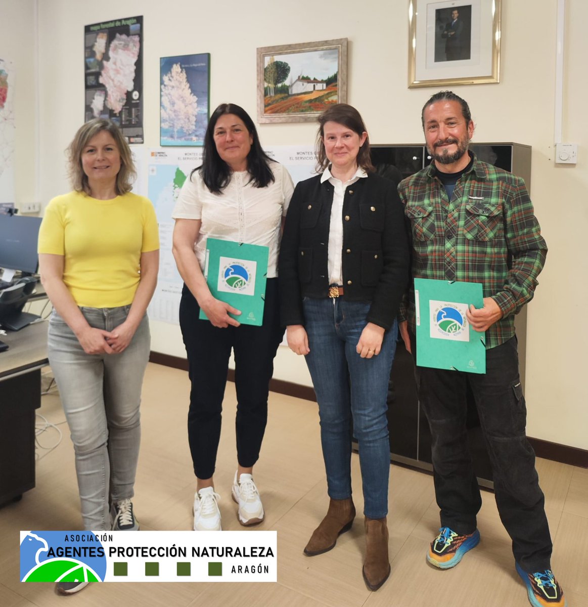 Ayer la nueva junta de la AAPNA (Asociación de Agentes para la Protección de la Naturaleza de Aragon) nos reunimos con la Directora General de Gestión Forestal  Ana Cecilia Oliván Villobas y con la jefa del Servicio de Gestión de los Incendios Forestales Maria Isabel Ureta Peña