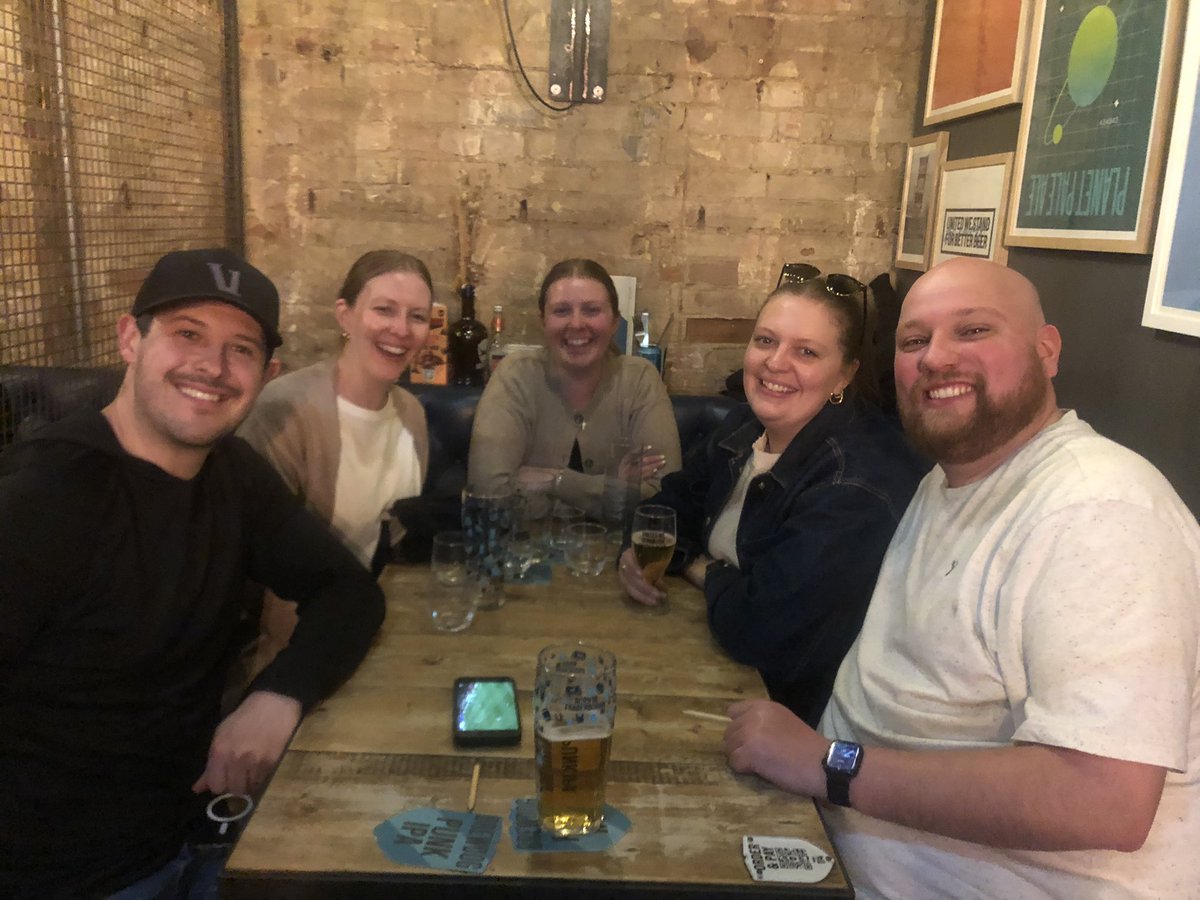 Eve_FitzS's tweet photo. A very close victory tonight at @BrewDogOxford for the Cana-duhs at the @CompleatQuiz https://t.co/ryvUoLrTIR