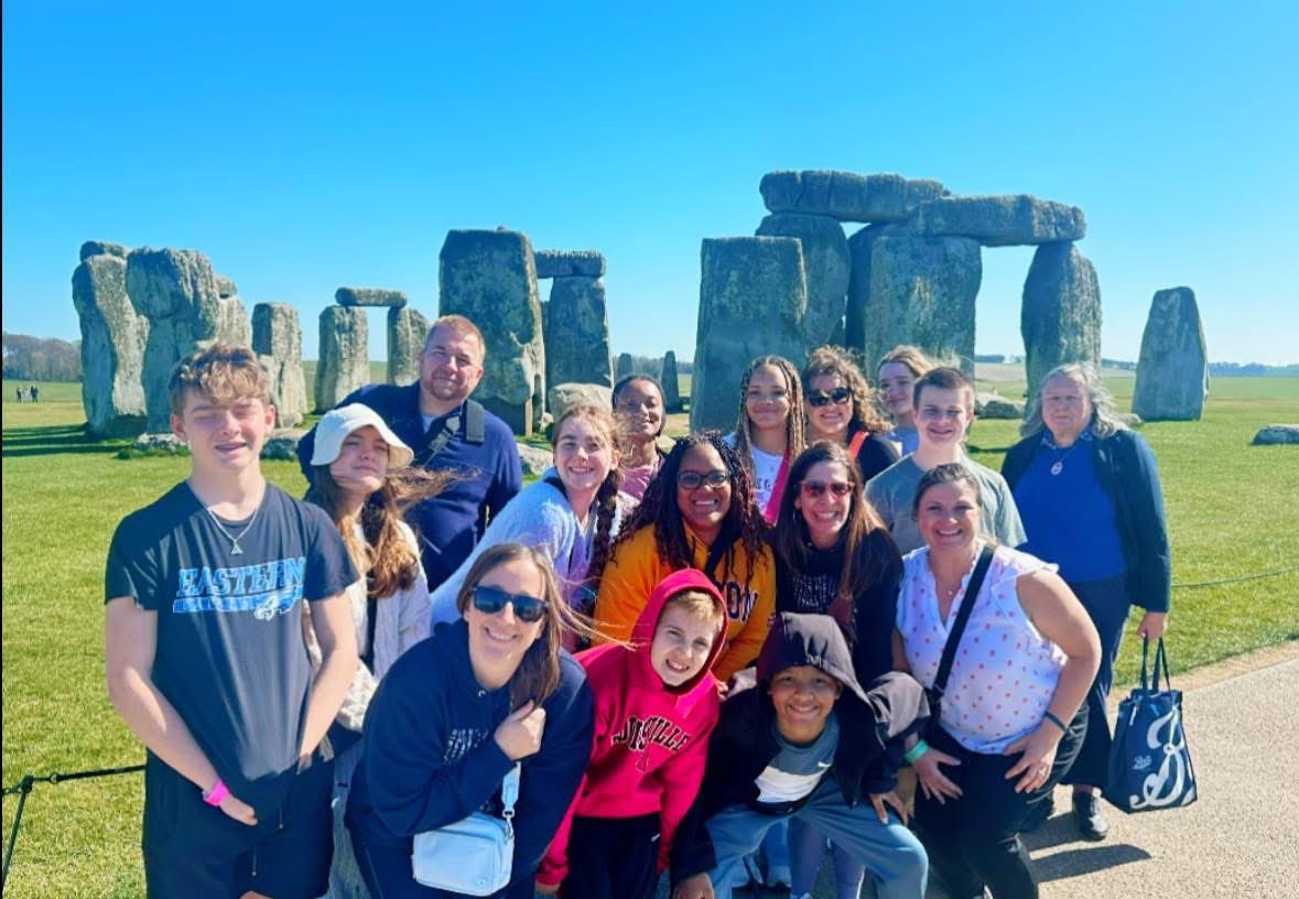 whitaker_keri's tweet photo. The @CrosbyMiddle Crew conquered London last week! From Stonehenge, to Tower of London, to seeing Buckingham Palace, we learned a ton! We recommend @EFtours for all educational trips! https://t.co/1vYlumtovo