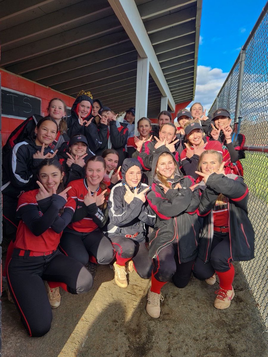 BellaSchrader09's tweet photo. Season opener and we're already making memories! Two-run mercy walk-off homer to seal the deal. So impressed with my team's grit in the cold and wind! 💪🥎 Excited for the rest of the season with this talented team! #hittingbombs #homerun #pomperaughighschool #pomperaugsoftball #walkoff #springsoftball #uncommitted #fastpitchsoftball #classof2027 @WestConnSB @UnionCollegeSB @MaristSoftball @UNewHavenSB @coachkate_sc