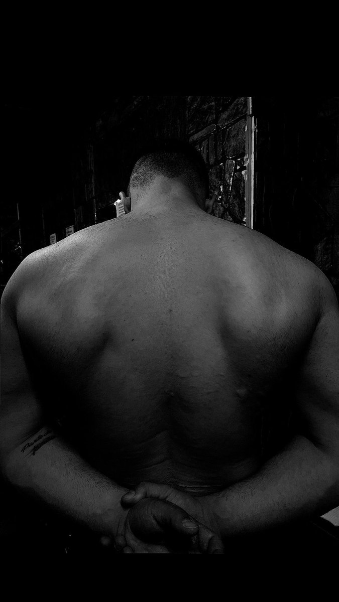 Sanırım gittikçe sona eriyor,ya bu acı ya da ben.