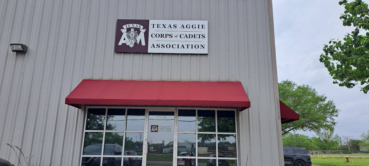 We delivered an early copy of Pressed, Clean, and Properly Fitted to a very enthusiastic <a href="/The_CCA/">Texas Aggie Corps of Cadets Association (CCA)</a> ! More posts coming soon on this new #Aggie book, including the author's connection to this association that helps keep the <a href="/AggieCorps/">TAMU Corps of Cadets</a> in fightin' shape. bit.ly/4lo1Ati