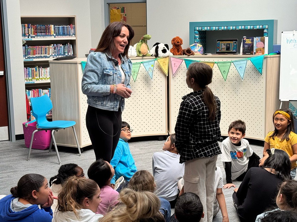 CCSD93's tweet photo. Today, Western Trails 3rd-5th graders welcomed author Jennifer Hayes to the Innovation Center! She read aloud from her books &amp; taught students about the writing process through an interactive contest, giving them a chance to have their work featured in her next publication! https://t.co/pXQu0tUq8P