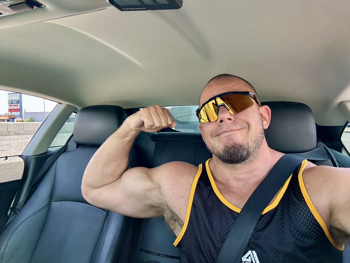 phxs54's tweet photo. It’s been a while since a post….Shoulder day at the gym done…now time for lunch ! 😎 https://t.co/7Lelgh1I9z