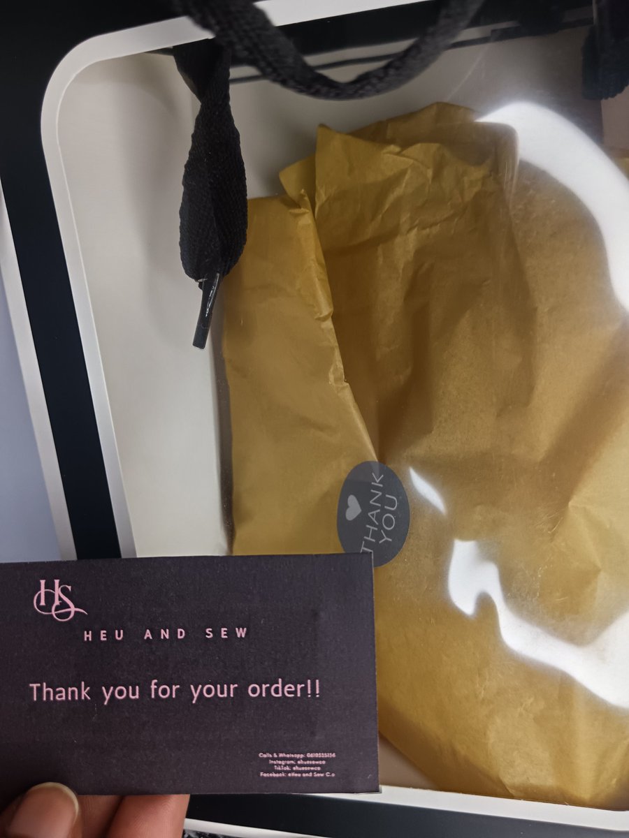 Try_Lotshwa's tweet photo. Hey guys, please support my small business ♥️🥺🤲 I make and sell these essentials bags, Perfect for hand cream, lip balm and all other mini must haves in your handbag and tote bags https://t.co/2ZimV1OA0q