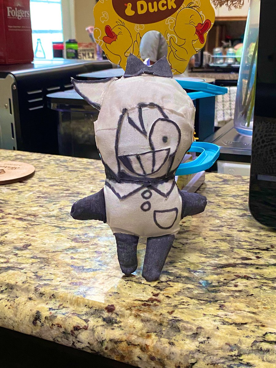 Rhinestone_2346's tweet image. She broke in😭
.
#fundamentalpapereducation #fpe #fperiley #gremlin #mybaby #silly #E