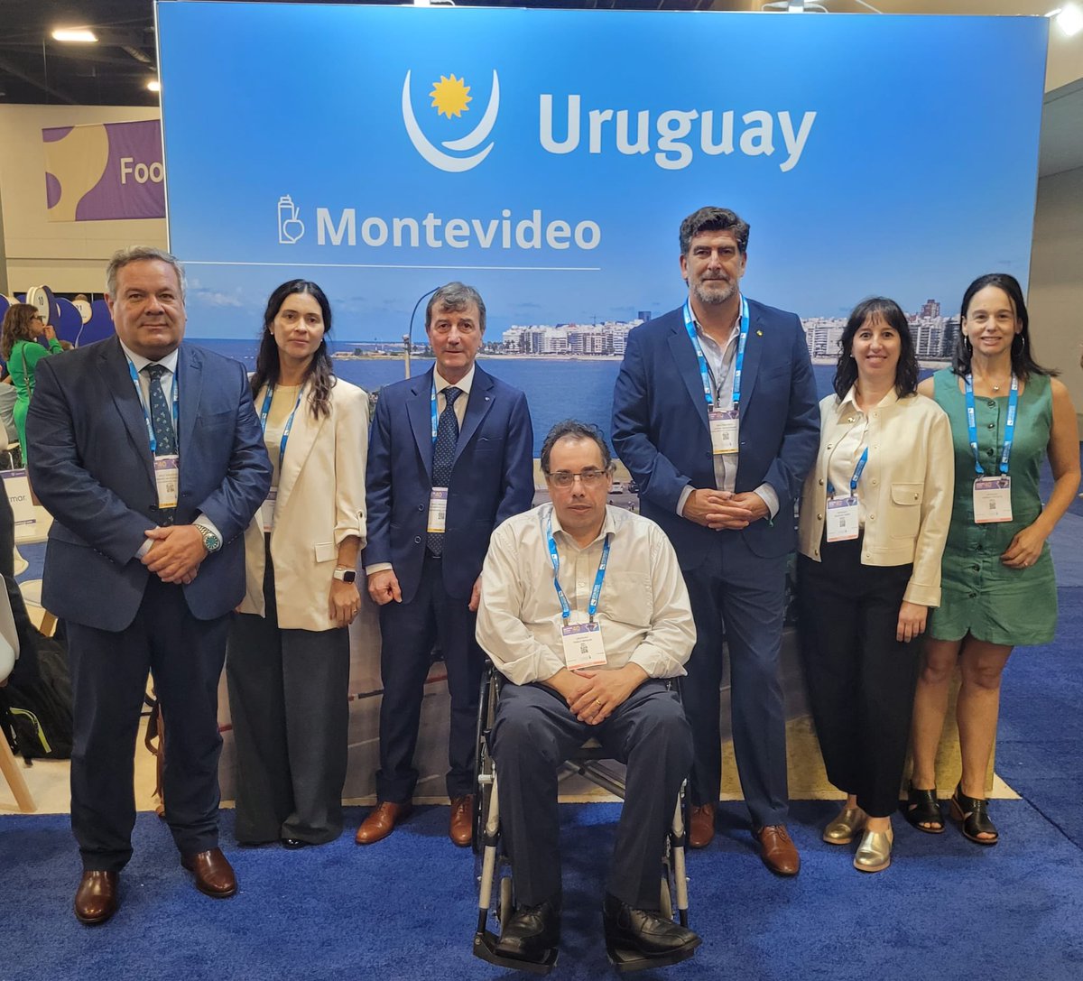 minturuy's tweet photo. 🛳️Seatrade Cruise Global 2025 

El Ministro de Turismo Pablo Menoni en la primera jornada de la Feria mantuvo una reunión con representantes de MSC Cruceros: Gianluca Suprani CEO, Javier Massigniani Managing Director Argentina &amp; Latam y Roberto Gonzalez MSC Uruguay. https://t.co/NwG8R25jJq
