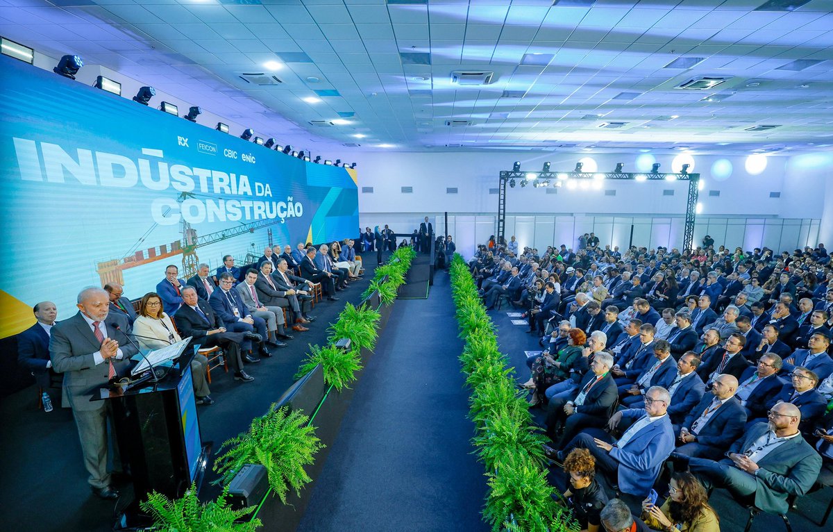 Em 2024, o PIB do Brasil avançou 3,4% e a construção civil deu um salto de 4,3%. Foi o terceiro setor de maior crescimento em 2024 e hoje está com o seu nível de atividades quase 25% superior ao período pré-pandemia, demonstrando sua força. Sabemos que cada real investido na
