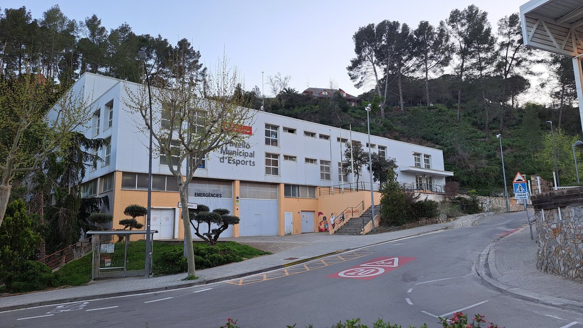 ℹ Es clausura temporalment el Pavelló municipal d'esports per possibles moviments en horitzontal de l'edifici i s'apuntalarà l'estructura per garantir-ne la seguretat.

🔗 Tota la informació, aquí: tuit.cat/11g39