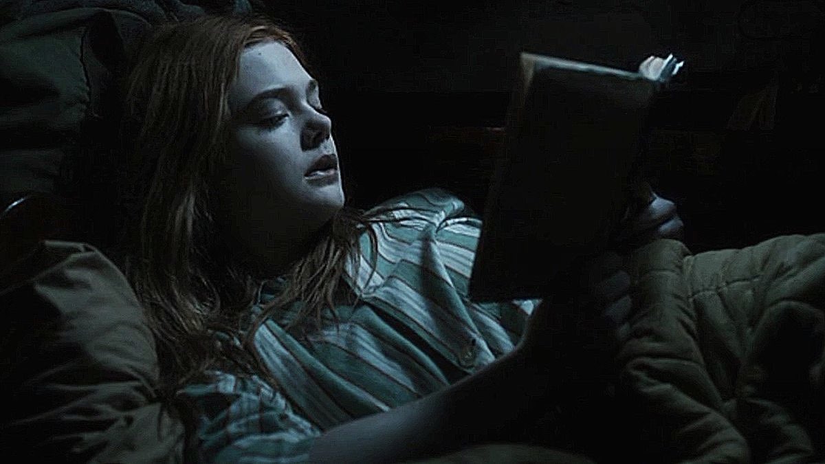 “
бог лишил меня сна, чтобы я знала

знала, как правильно, но не смогла

это финал, так поклонись

и спрячь за занавес старую жизнь

”