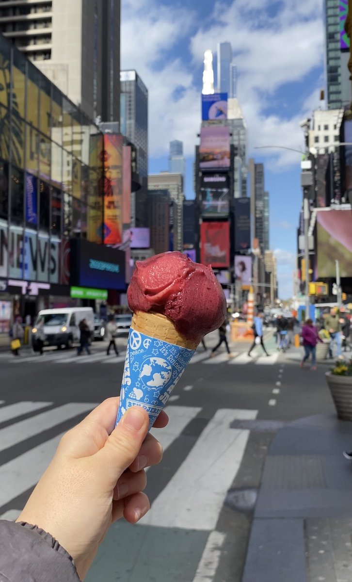 TimesSquareNYC's tweet photo. Holy Cow! ๐ TODAY IS FREE CONE DAY! ๐ฆ Stop by @benandjerrys at 200 W 44th Street until 8pm tonight for a free ice cream cone in #TimesSquare! ๐
#BenAndJerrys #FreeConeDay #IceCream #FreeIceCream #IceCreamCone #NYC https://t.co/80qxbPMpJc