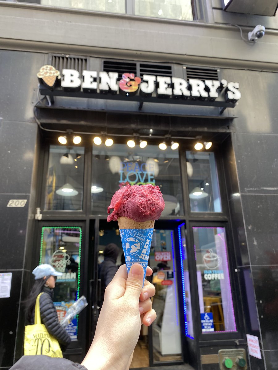 TimesSquareNYC's tweet photo. Holy Cow! ๐ TODAY IS FREE CONE DAY! ๐ฆ Stop by @benandjerrys at 200 W 44th Street until 8pm tonight for a free ice cream cone in #TimesSquare! ๐
#BenAndJerrys #FreeConeDay #IceCream #FreeIceCream #IceCreamCone #NYC https://t.co/80qxbPMpJc