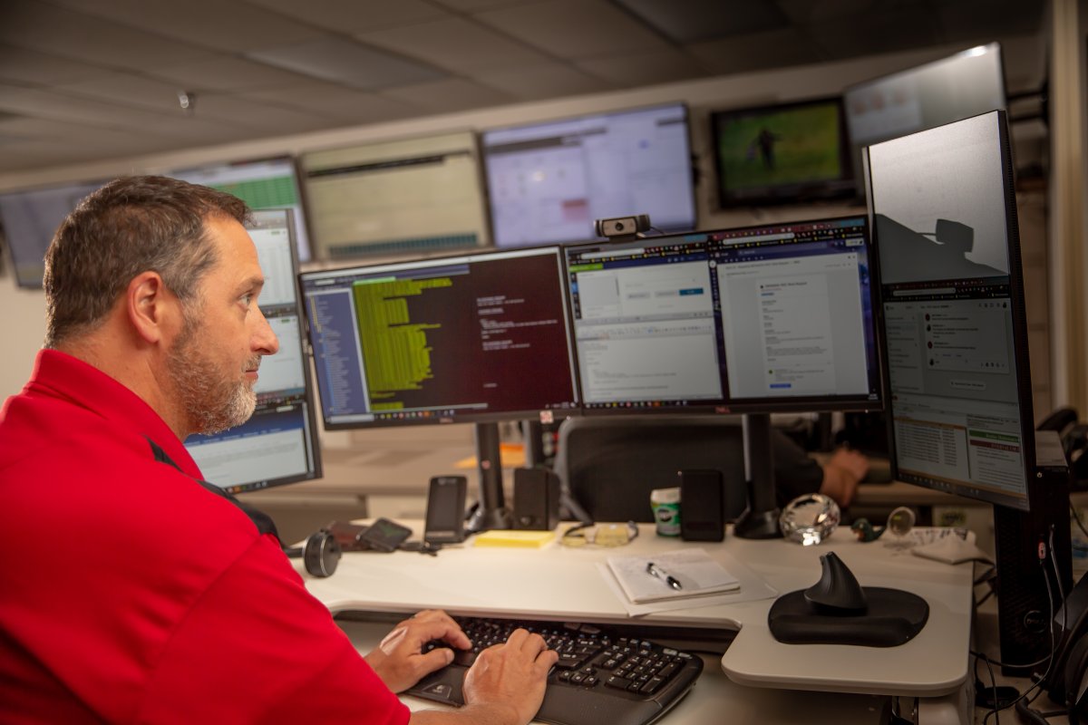 Minnesota weather can be unpredictable! ⛈️ During Severe Weather Awareness Week, know that Arvig's Network Operations Center is on 24/7 watch to keep you connected, no matter what. Stay prepared! More info: arvig.com/guides/power-o…