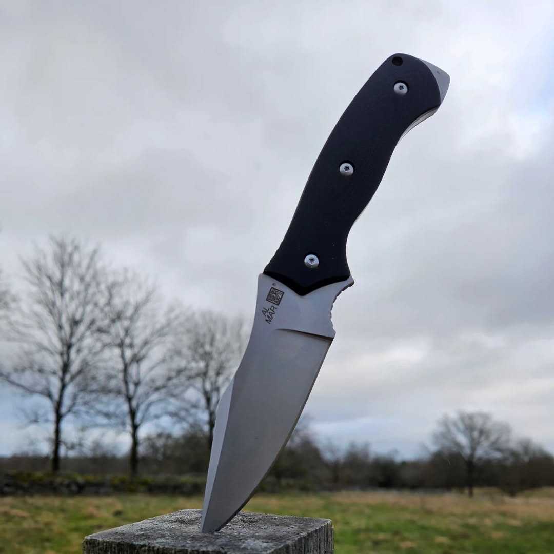 almarknives's tweet photo. The B-21 doesn’t flinch. Whether it’s the backwoods or the backcountry, it’s built to move with you. 🌲

Shop now: https://t.co/1G2AquBRox

📸: @knivesandbikes

#AlMarKnives #SERESeries #EDC #TheWarriorsEdge https://t.co/YJzNMs9xZ7