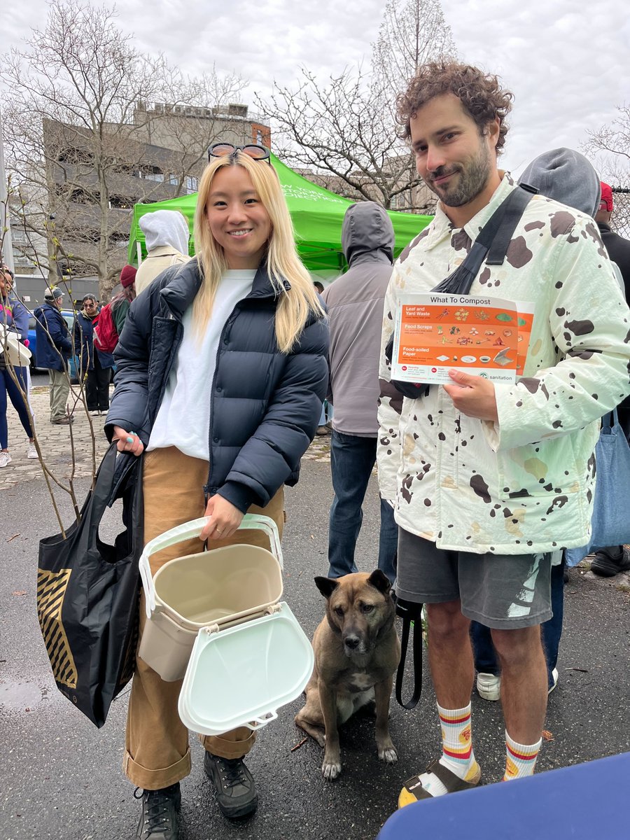 CMRestler's tweet photo. Over the weekend, we teamed up with @NYRP to give away 175 trees to community members — and partnered with Big Reuse to hand out countertop composting bins! https://t.co/EUsK2yjWtu