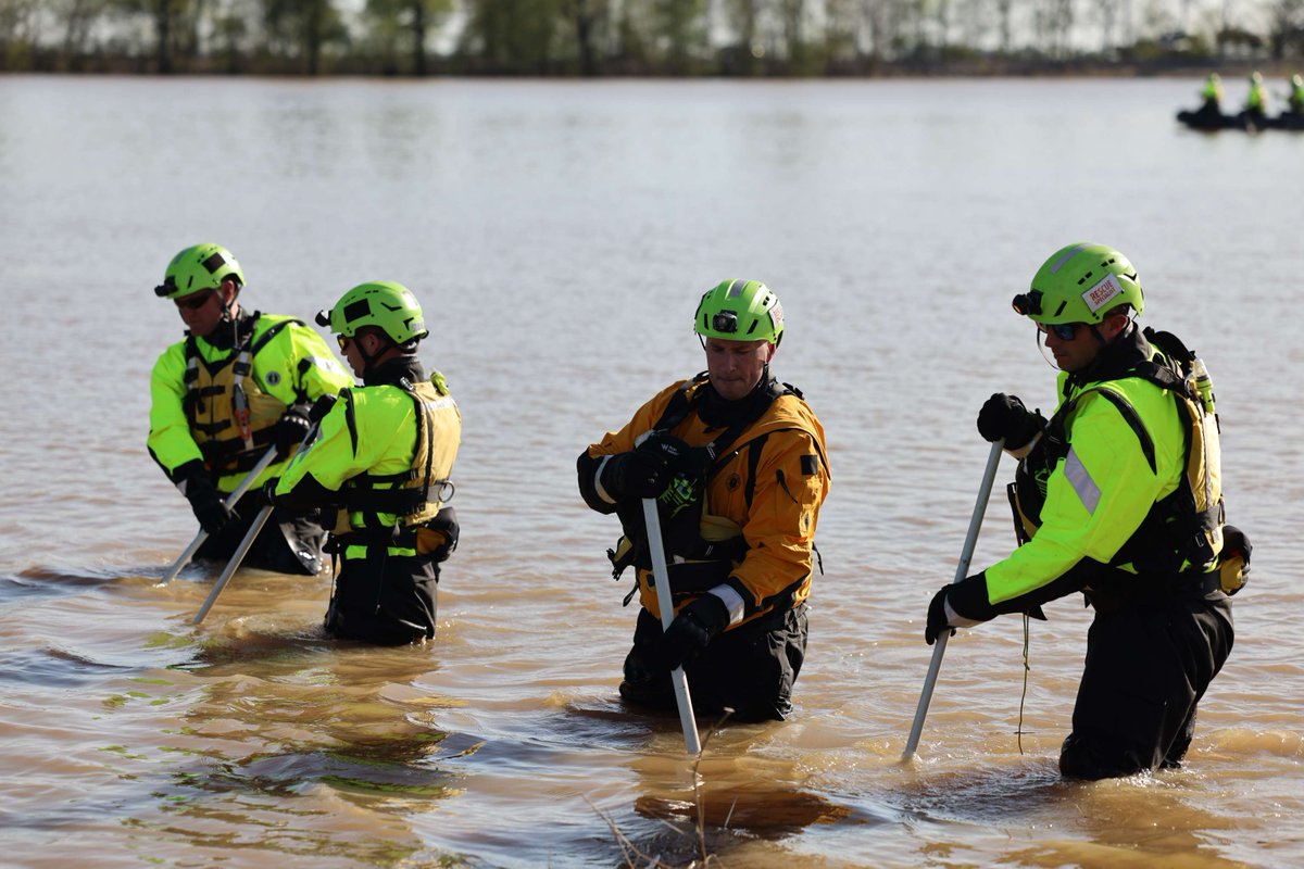 fema's tweet photo. Search and rescue efforts are ongoing. Teams have deployed to support local efforts in KY, AR and TN.

Pictured: Nebraska Task Force 1 helps secure propane tanks that floated away and conducts a grid search for an elderly man that drove off the road into a flooded area. https://t.co/PxeKVdZQXg