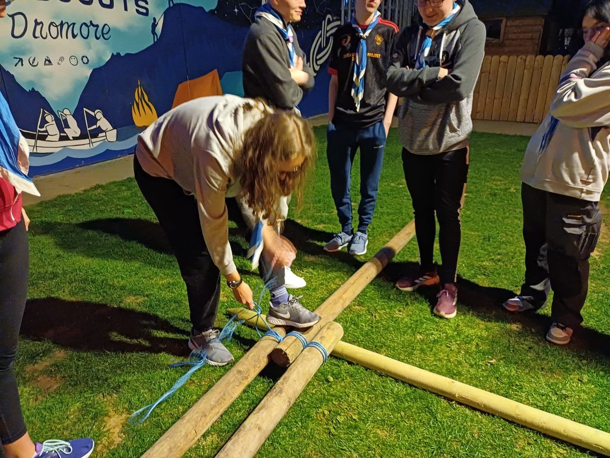 newryscouts's tweet photo. Our venturers spent their meeting this evening using the skills that they had learnt at the weekendโs Backwoods event, building on and perfecting their technique! ๐ชต ๐ชข
#scoutingtogether #scoutingireland #friendship #youthled #venturescouts https://t.co/QXNZzuoLfF
