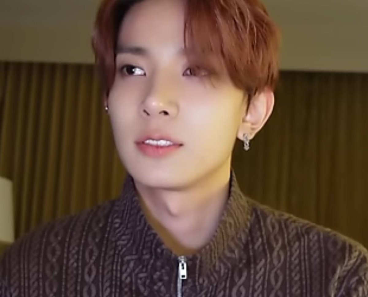 lqzhee's tweet photo. ⠀ ⠀⠀             ℘ 𝗵𝗲𝗲'𝘀 𝖽𝗂𝖺𝗋𝗒 ꜝꜞ
⠀ ⠀
     ࣪ ִֶָ  как прошёл ваш день? мой начался очень странно, но довольно продуктивно 🙂‍↕️ так что я только недавно закончил со всеми делами, а теперь планирую посмотреть что-нибудь лёгкое перед сном. доброй ночи! ࣪ ִֶָ https://t.co/uGKvd1imrG
