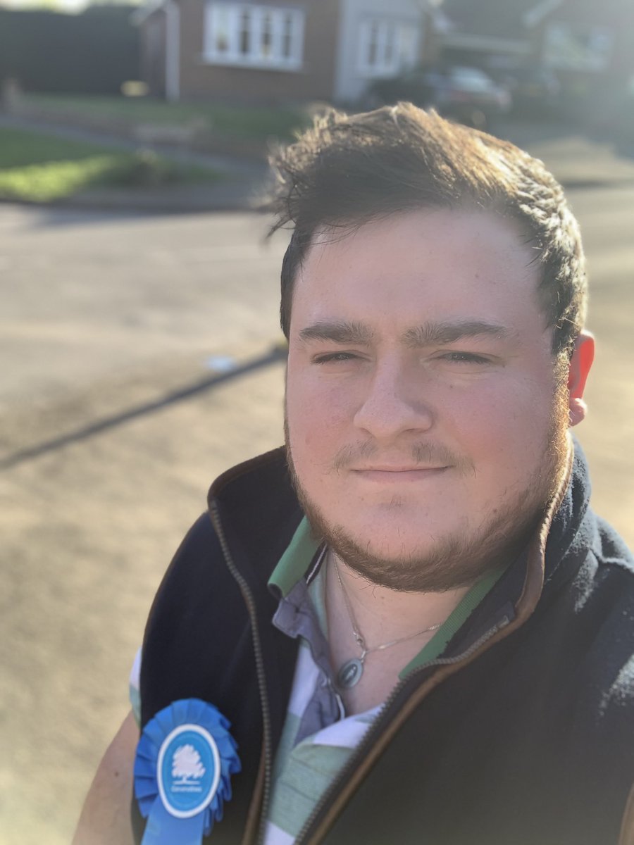 James_Tory_'s tweet photo. Really valuable evening out on the Doorsteps of #Barlestone following residents receiving my leaflet last week Great to receive such positive feedback
🔵I am here to stand for you & your family
🔵I am here to👂to the concerns and feelings of our Residents
🟠As for Absent #LibDem https://t.co/FuElh2Lx6C