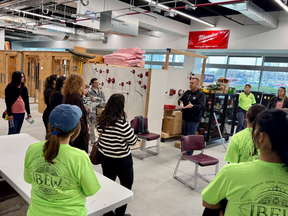CiscoBuildUnion's tweet image. The Warrenville-based @IBEW Local 701 recently hosted an event focused on empowering women in the electrical industry, reinforcing the importance of diversity and inclusion in skilled trades.
cisco.org/2025/04/04/ibe…
#UnionElectrician #WeBringThePower #Apprenticeship