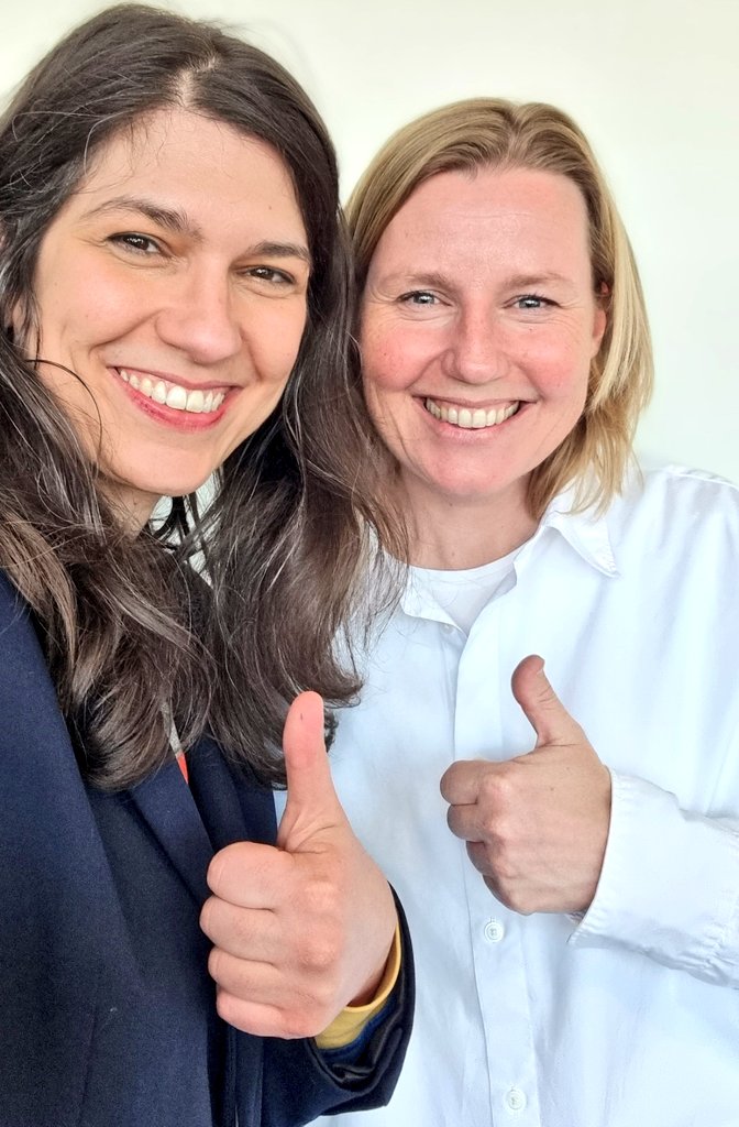 Dank Daphne, <a href="/HeleenvanRoyen/">Heleen van Royen</a> en rest van team <a href="/Hondbescherming/">Koninklijke Hondenbescherming 🐕</a>  voor jullie inzet en steun voor een veilige jaarwisseling voor mens en dier 🙏🏽❤️