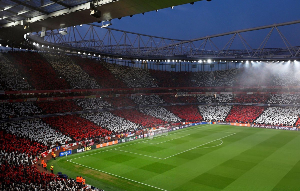 W33ie's tweet photo. Hell of the Emirates 😍🔥 #UCL https://t.co/lDq5qPTZOn