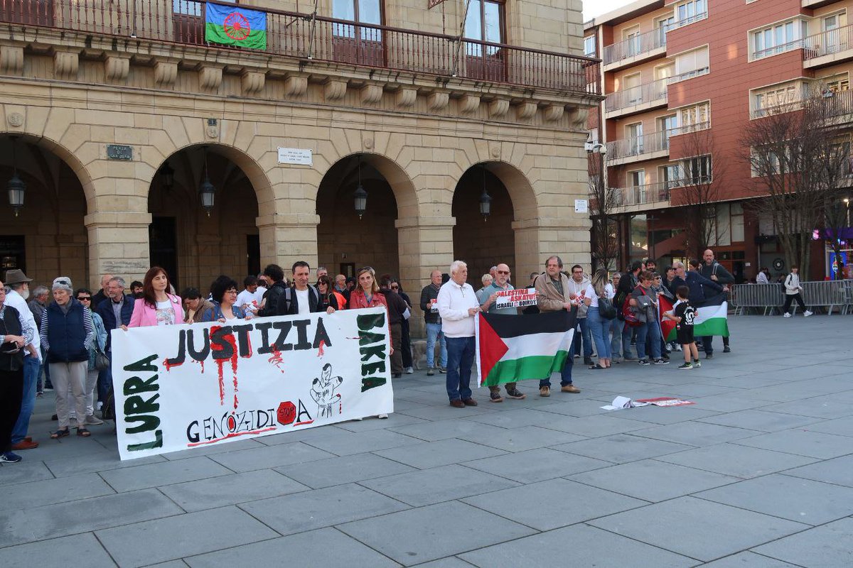 PodemosEuskadi_'s tweet photo. 🇵🇸 Errenteria, Berriz, Irun…

La protesta convocada por @GerPalesti2023 en solidaridad con Palestina y para exigir que se actúe contra Israel ha llegado a múltiples municipios vascos

No se puede hacer oídos sordos al clamor social

Paremos los pies a Israel‼️

GENOZIDIOA STOP ‼️