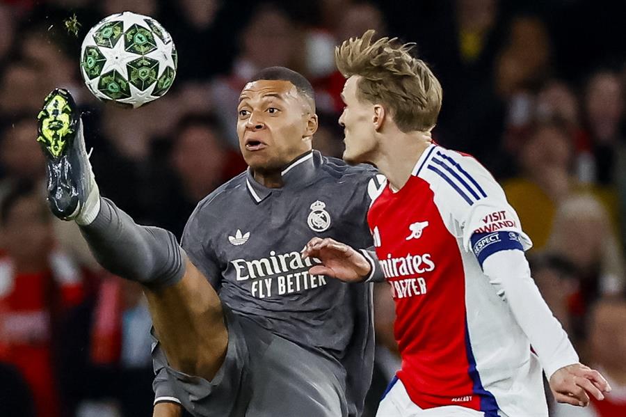 DiariodeCA's tweet photo. En desarrollo la segunda mitad del choque en el Estadio Emirates 🏟️.
Arsenal 0-0 Real Madrid
#UefaCL #CuartosIda https://t.co/0aTCuDMiD3