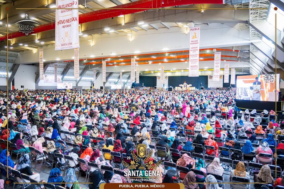 iglesialldm's tweet photo. Oraciones 

Como parte de las actividades de la Santa Convocación, los asistentes al “Centro Expositor Puebla”,  participaron en plena certidumbre de fe, de los momentos de adoración a Dios, y recibieron el consejo de la palabra de Jesucristo mediante los temas doctrinales, como preámbulo para participar dignamente de la mesa del Señor Jesucristo.