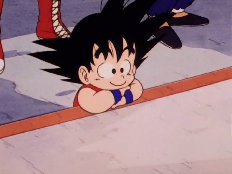 Antoniosaiyajin's tweet photo. Yo mirando a Miroslava Montemayor en las transmisiones de la Champions League https://t.co/AiFTUfTIPr