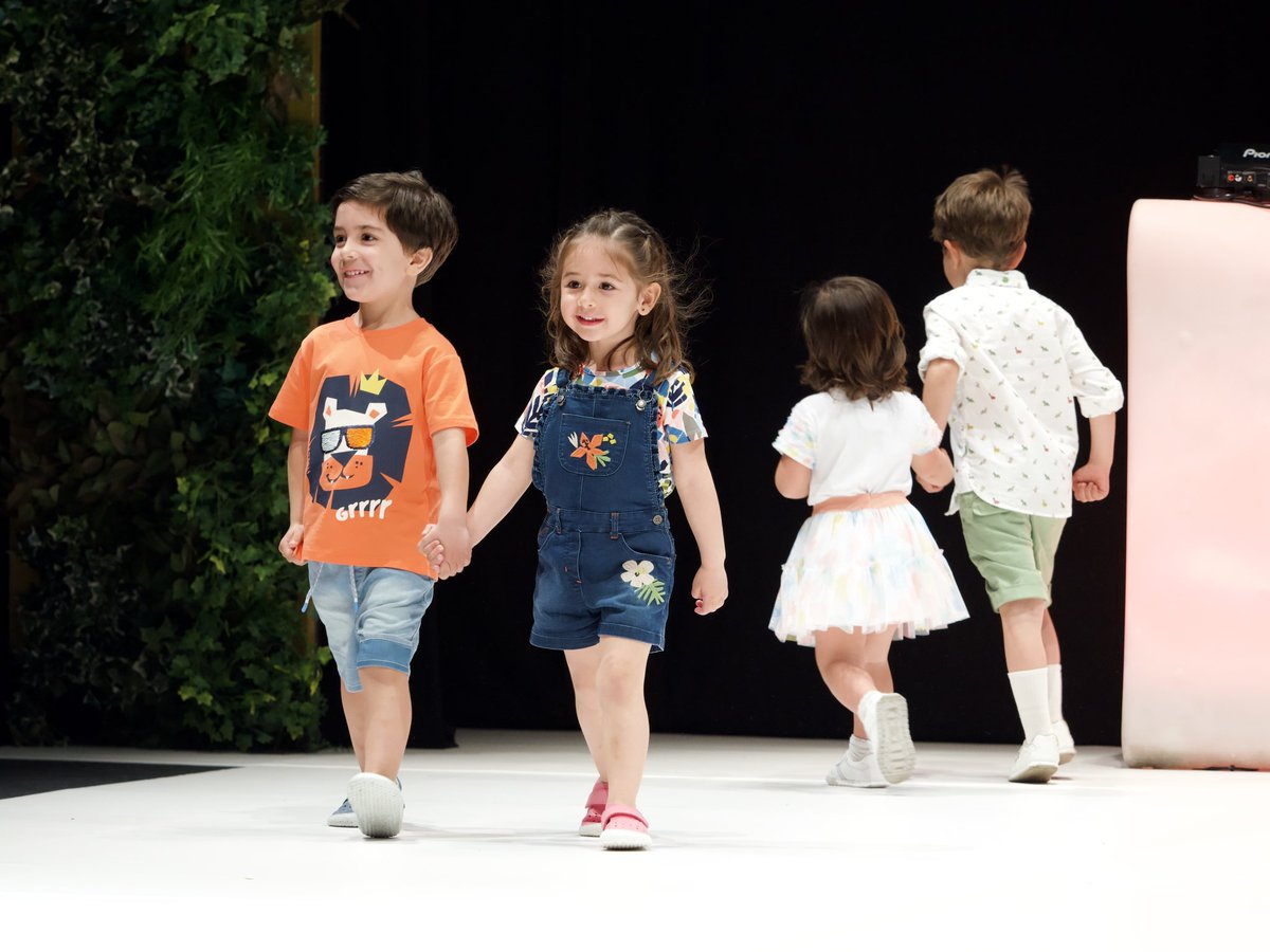 Avadeco_ tweet media