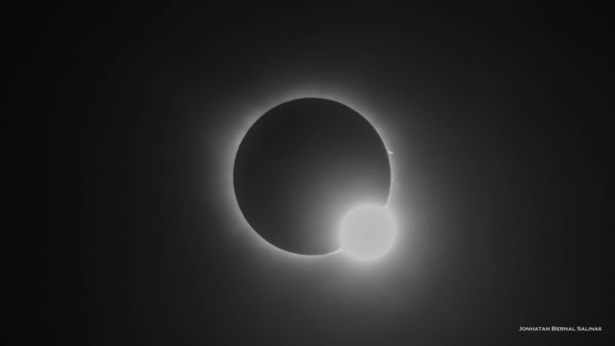 JonhBS's tweet image. Hoy, hace exactamente un año, tuve la hermosa oportunidad de observar un Eclipse Total de Sol y tomarle foticos 🙂✨
#EclipseSolar2024
