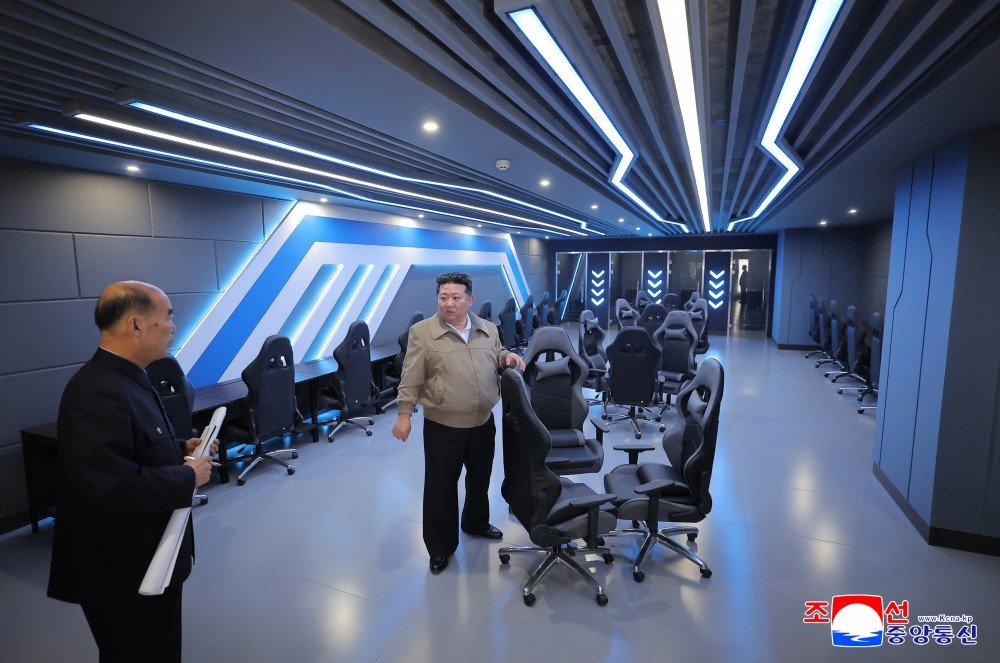 azureScapegoat tweet media