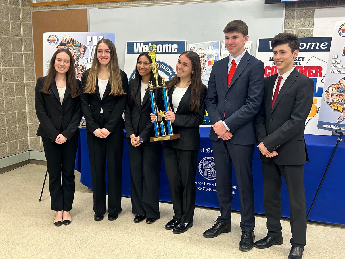 blcmrsbendik's tweet photo. Congratulations to MHS BAMP students winning NJ Consumer Bowl Central Region. The team will meet the NJ Attorney General and compete for the 1st place title in May! @eandreacci  @MarlboroHSinNJ https://t.co/nJAZH9uXDV